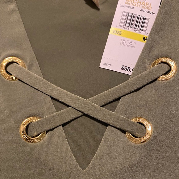 NWT MICHAEL KORS Army Green Short Sleeve Criss-Cross Flutter Sleeve Top Size M - Picture 4 of 7